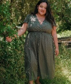 The Dawn Dress Extended | Night Strawberry -AURIN Clothing Shop 3 4d88e22f 14a7 467e ae60 44a156f4d82b