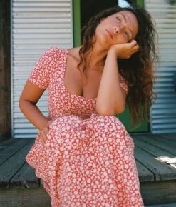 The Scarlet Dress Petites | Crimson Calendula 9 The Scarlet Dress Petites | Crimson Calendula -AURIN Clothing Shop 4 8de379d4 9f59 4173 a327 7dff47e7c2a8