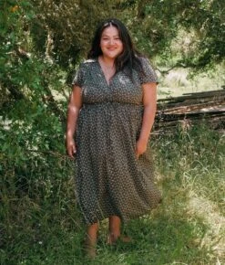 The Dawn Dress Extended | Night Strawberry -AURIN Clothing Shop 4 a9bcdb44 bf27 455e 83c6 830ebc819d59