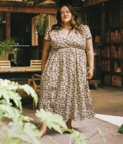 The Dawn Dress Extended | Night Chamomile -AURIN Clothing Shop 4 ff9eb0ba 3123 4231 a835 864920ce3d95