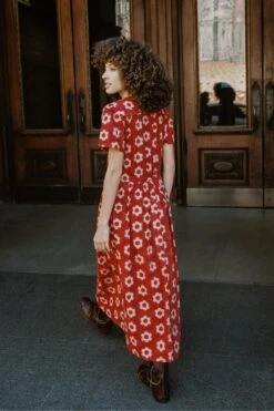 The Dawn Dress Petites | Crimson Daisy -AURIN Clothing Shop Dawn1 b8e0dc49 9ca7 4994 a2c0 0bdd6e8e67ee