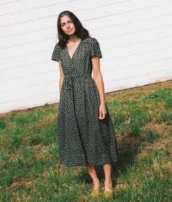 The Dawn Dress | Night Strawberry 12 The Dawn Dress | Night Strawberry -AURIN Clothing Shop DawnNightStrawberry4 fab3c77a 1db1 4d4b 921e 1cf69d2aa744