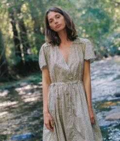 The Dawn Dress Petites | Calico Chamomile -AURIN Clothing Shop Dawn 4 8f4054ff aa94 4216 a7d5 1fbc63789f67