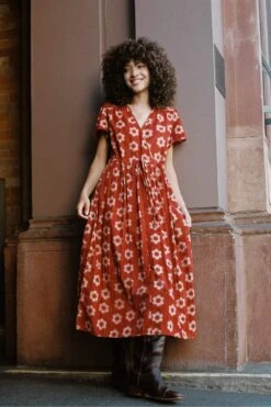 The Dawn Dress Petites | Crimson Daisy -AURIN Clothing Shop Dawn d136ff57 09ff 4e73 9633 b1eea5c5f636
