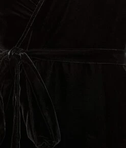 The Elsa Dress | Noir Velvet 17 The Elsa Dress | Noir Velvet -AURIN Clothing Shop Elsa5 071ca861 da10 4e39 83ca 6115893a4d3b