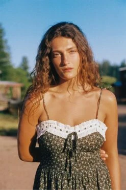 The Emma Dress | Night Strawberry -AURIN Clothing Shop Emma 5