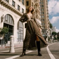 The Kyra Dress | Dianthus Bloom -AURIN Clothing Shop Kyra fb feed 8f1c633e 32ec 47f9 972f 4fd37cf87489