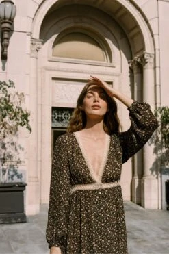 The Kyra Dress | Dianthus Bloom -AURIN Clothing Shop Kyra3 8506b6b6 896d 4094 8358 d99feb5596a9