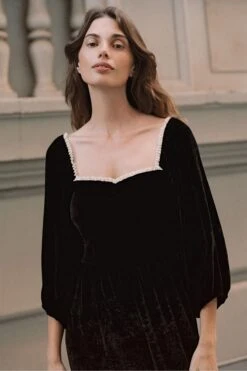 The Peyton Dress | Noir Velvet -AURIN Clothing Shop Peyton1 d86b8438 7219 48db 9459 4defbb175852