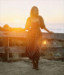 The Peyton Dress | Mums Ditsy Black 18 The Peyton Dress | Mums Ditsy Black -AURIN Clothing Shop Peyton2 1c3c0dc9 d5c5 437f 946a 6657afec1d4f