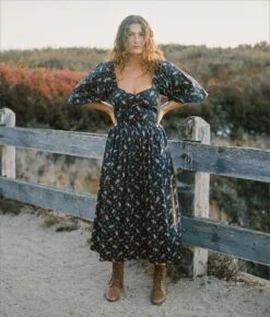 The Peyton Dress | Mums Ditsy Black 15 The Peyton Dress | Mums Ditsy Black -AURIN Clothing Shop Peyton 33eed526 1d65 4e28 925e 335233722527