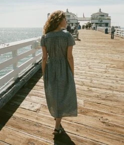 The Dawn Dress Petites | Picnic Gingham -AURIN Clothing Shop Picnic4 d56ae0e5 6236 49cf abcb 44a0e90d97b2