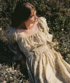 The Adelia Dress | Green Daisy 18 The Adelia Dress | Green Daisy -AURIN Clothing Shop Salona1 1