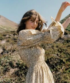 The Adelia Dress | Green Daisy 16 The Adelia Dress | Green Daisy -AURIN Clothing Shop Salona2 1