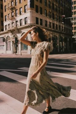 The Vaughn Dress | Mums Ditsy Fern -AURIN Clothing Shop Vaughn4 a35faa22 994f 43b2 8703 3e4aedb78ec4